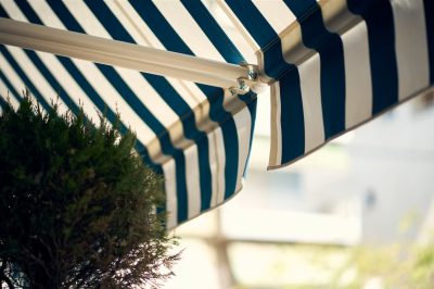 reactable awning vs fix awning